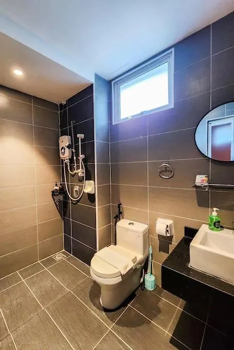 Railway Stylish Homestay Τζόχορ Μπάχρου 0*,