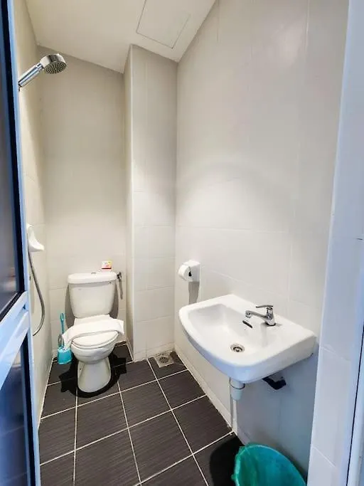 Railway Stylish Homestay Τζόχορ Μπάχρου